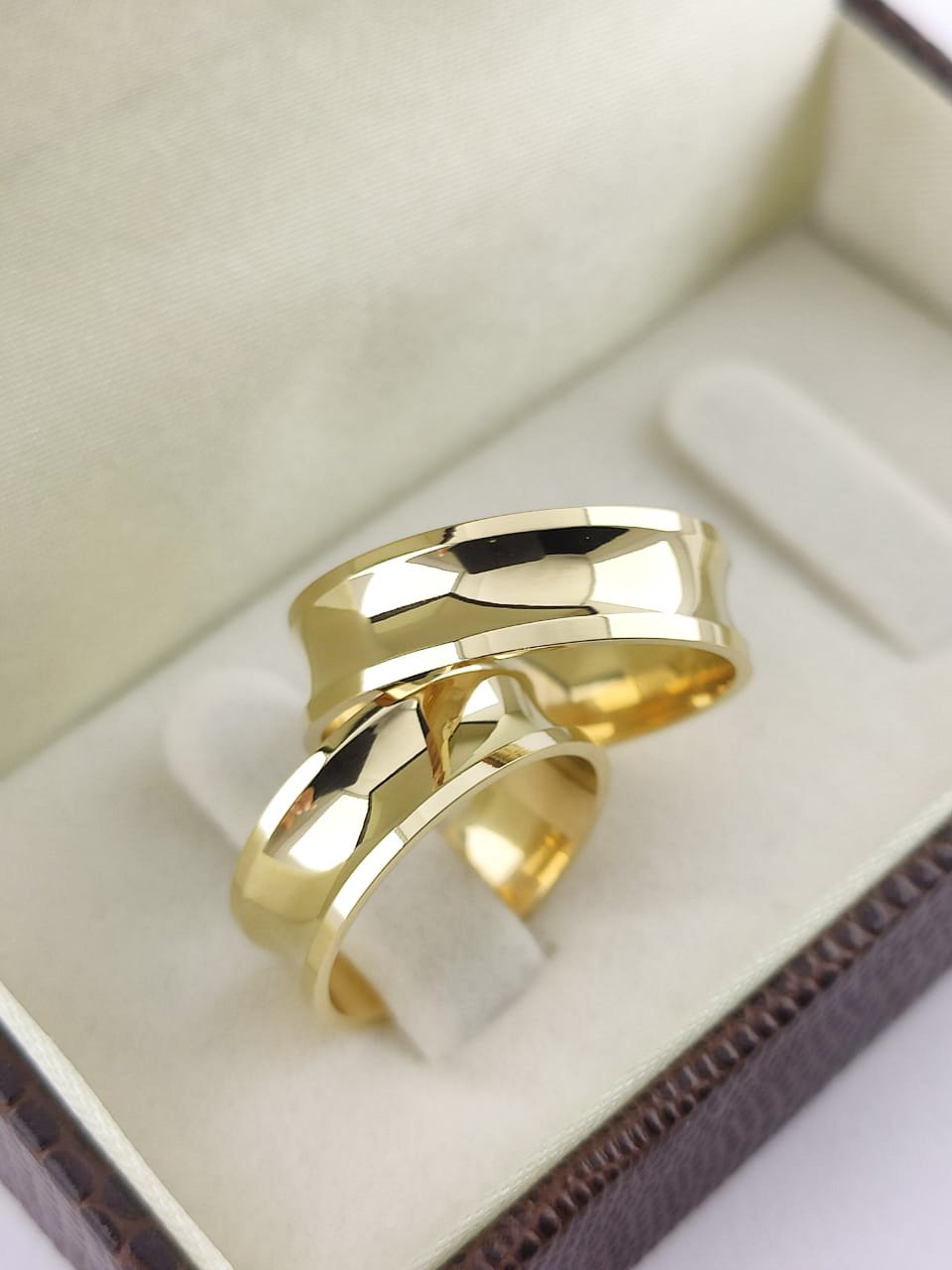 Alianças de Ouro18k Noivado e Casamento Banhado a Ouro 18k