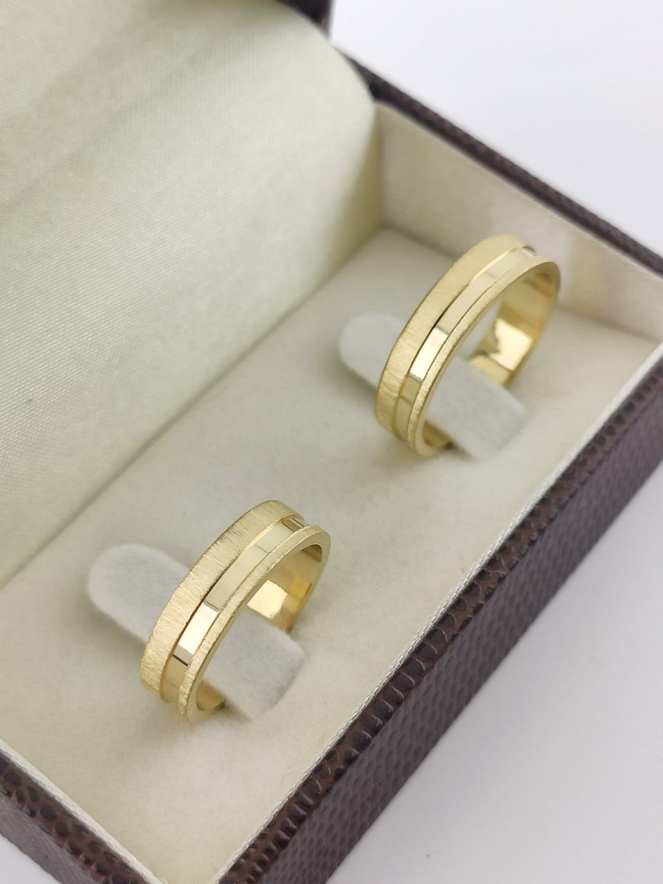 Alianças de Ouro18k Noivado e Casamento Banhado a Ouro 18k