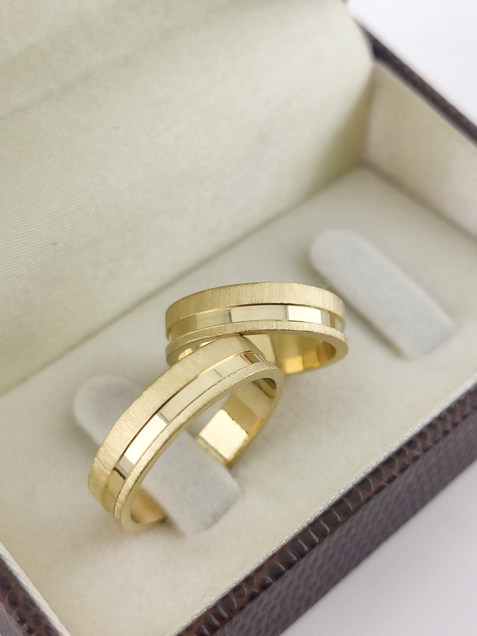 Alianças de Ouro18k Noivado e Casamento Banhado a Ouro 18k