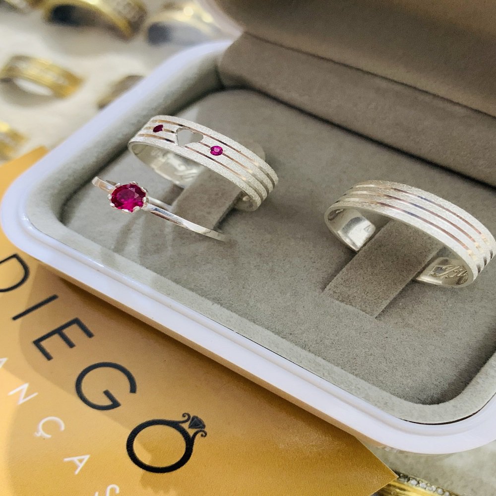 Aliança de Prata de Namoro e Compromisso