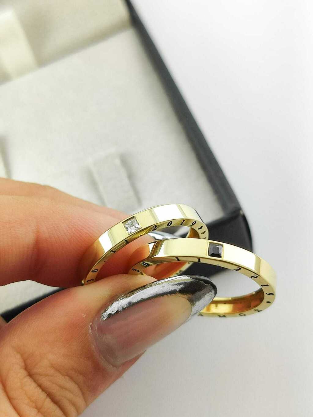 Alianças para noivado e casamento - Modelo 50