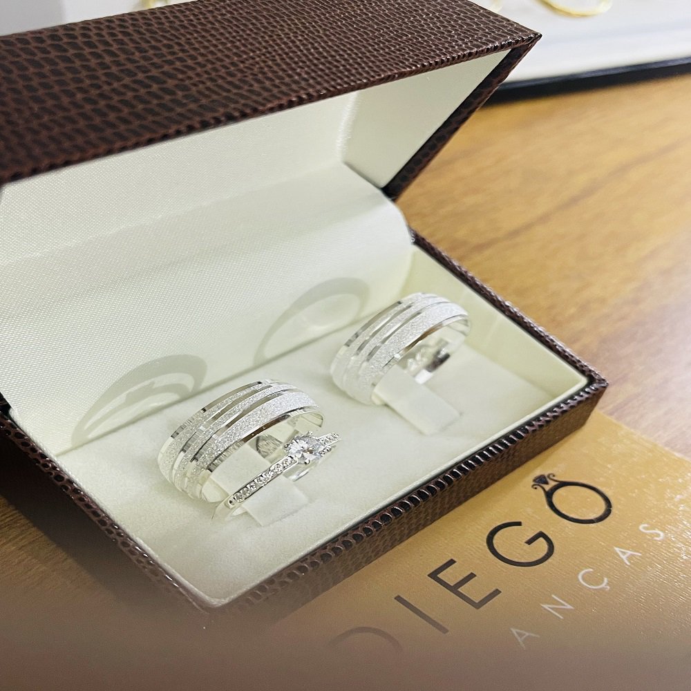 Aliança de Prata de Namoro e Compromisso