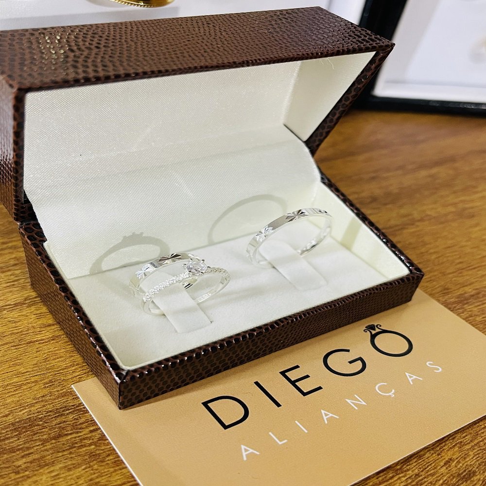 Aliança de Prata de Namoro e Compromisso