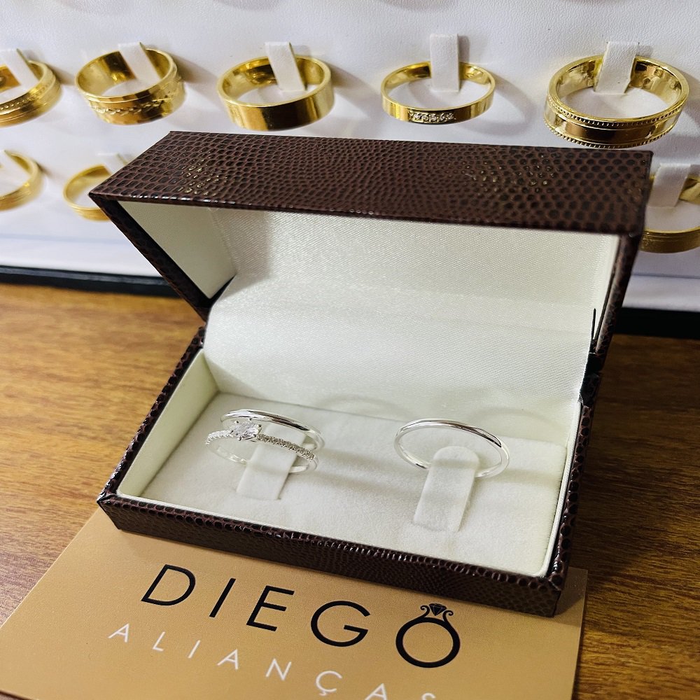 Aliança de Prata de Namoro e Compromisso