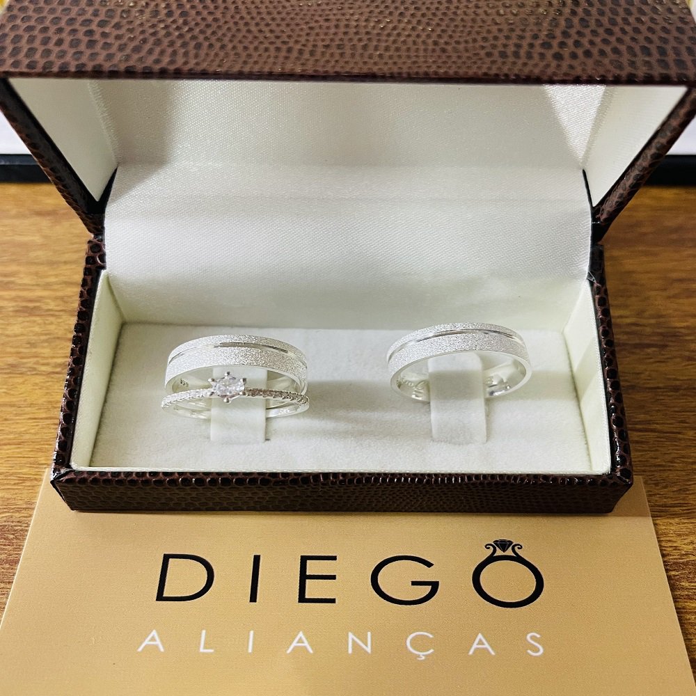 Aliança de Prata de Namoro e Compromisso