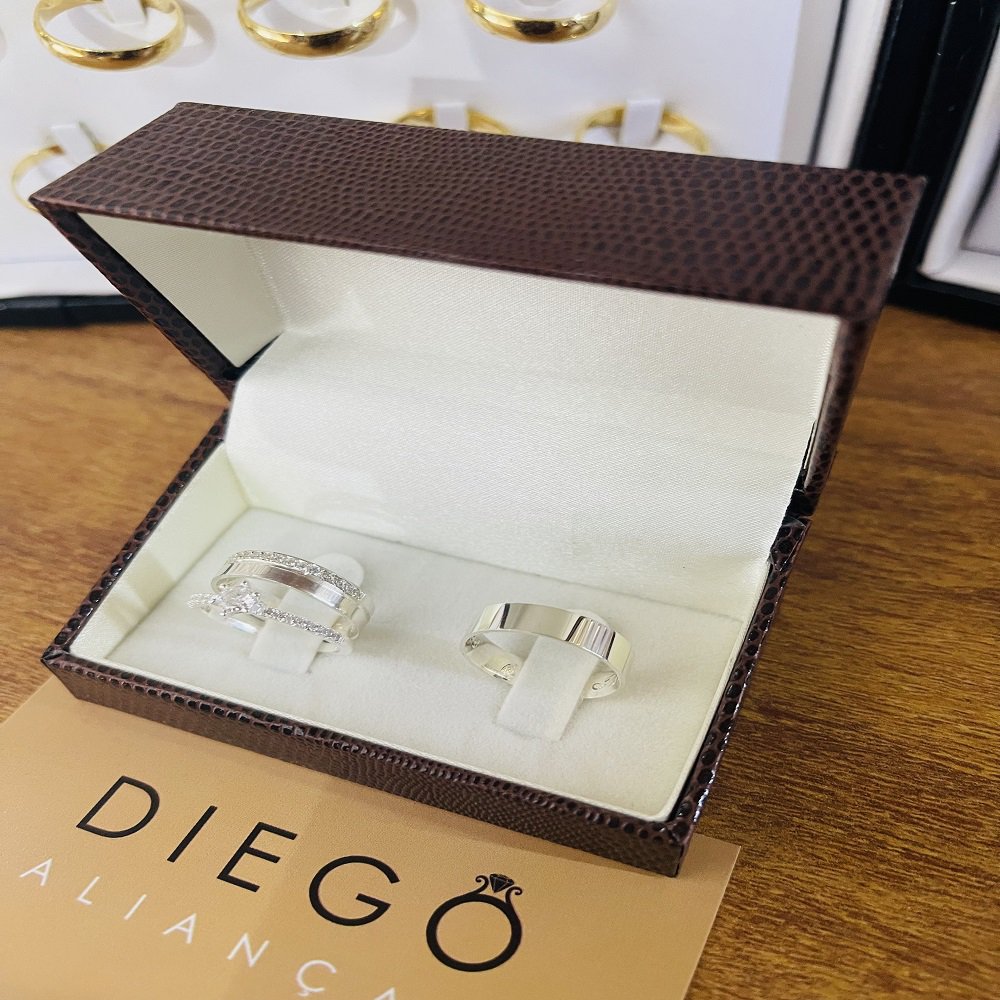 Aliança de Prata de Namoro e Compromisso