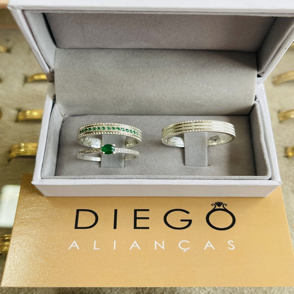 Aliança de Prata de Namoro e Compromisso