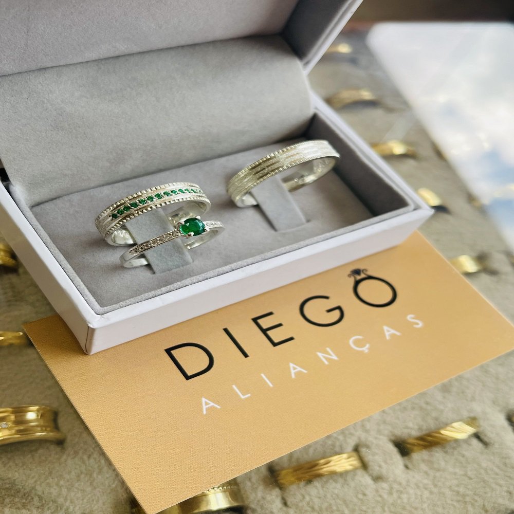 Aliança de Prata de Namoro e Compromisso