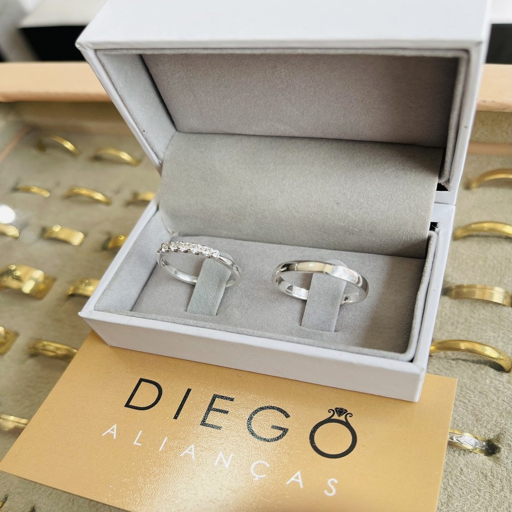 Aliança de Prata de Namoro e Compromisso