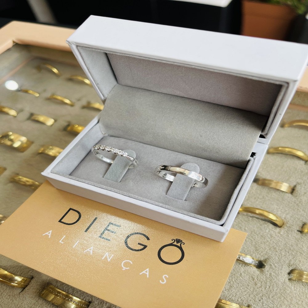 Aliança de Prata de Namoro e Compromisso