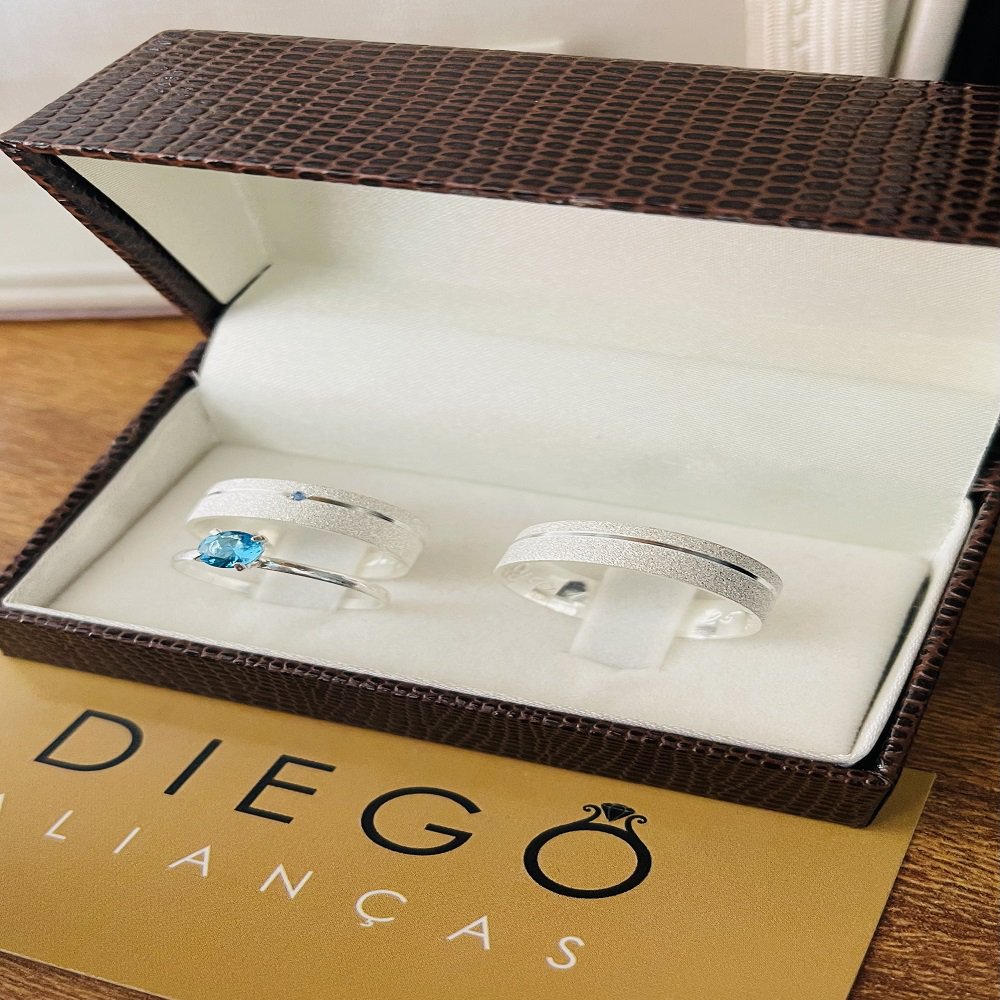 Aliança de Prata de Namoro e Compromisso