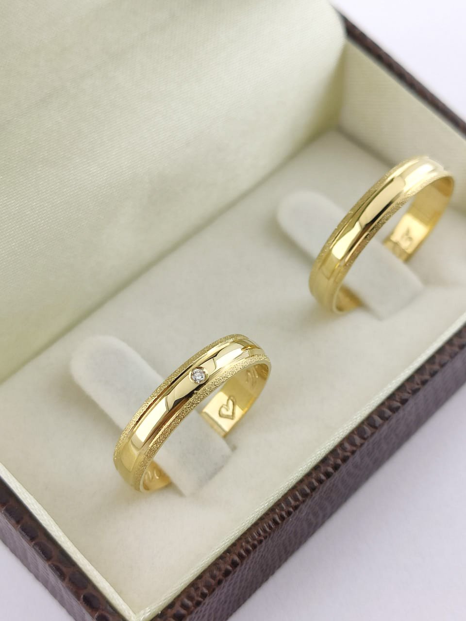 Alianças de Ouro18k Noivado e Casamento Banhado a Ouro 18k