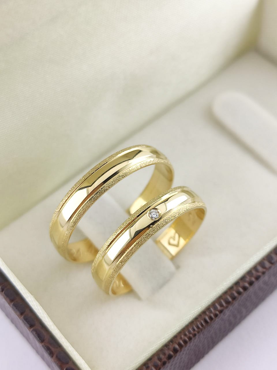 Alianças de Ouro18k Noivado e Casamento Banhado a Ouro 18k