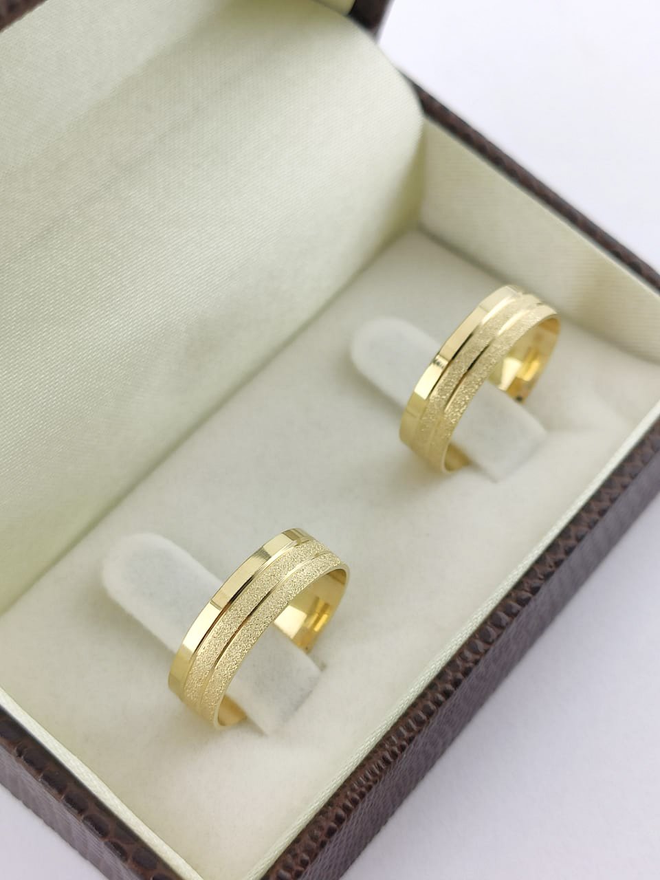 Alianças de Ouro18k Noivado e Casamento Banhado a Ouro 18k