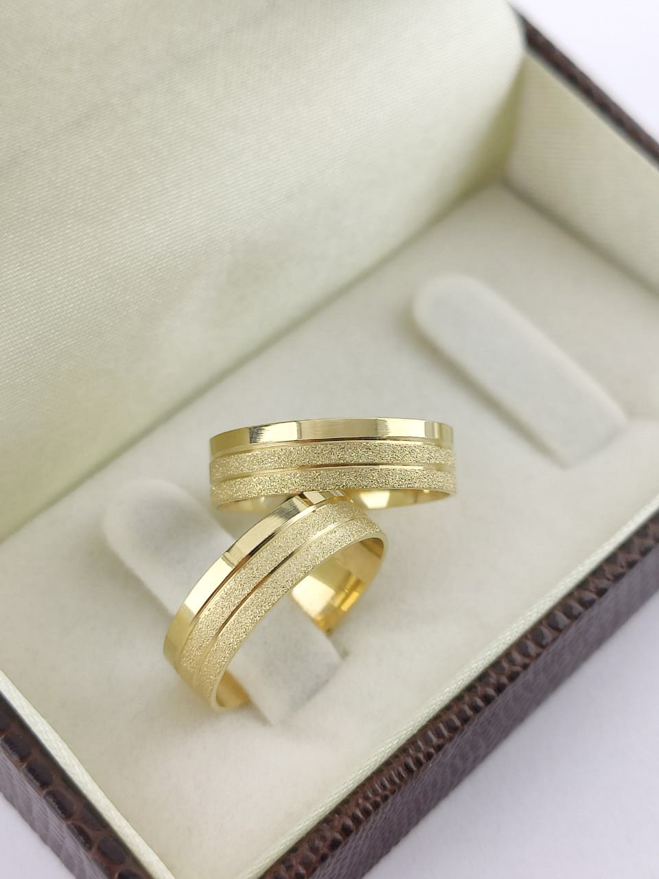 Alianças de Ouro18k Noivado e Casamento Banhado a Ouro 18k