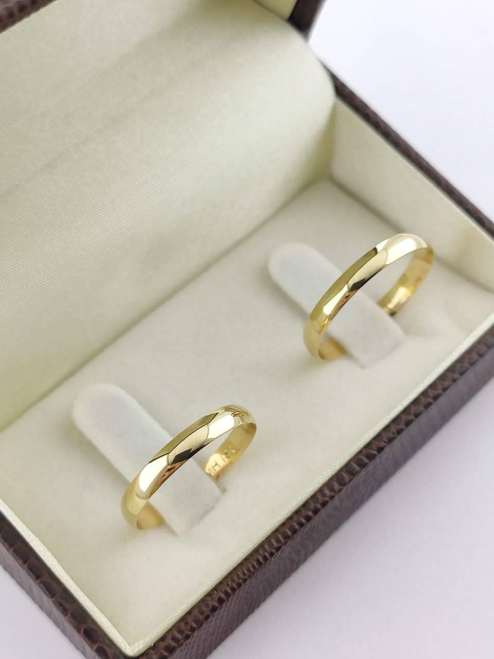 Alianças de Ouro18k Noivado e Casamento Banhado a Ouro 18k