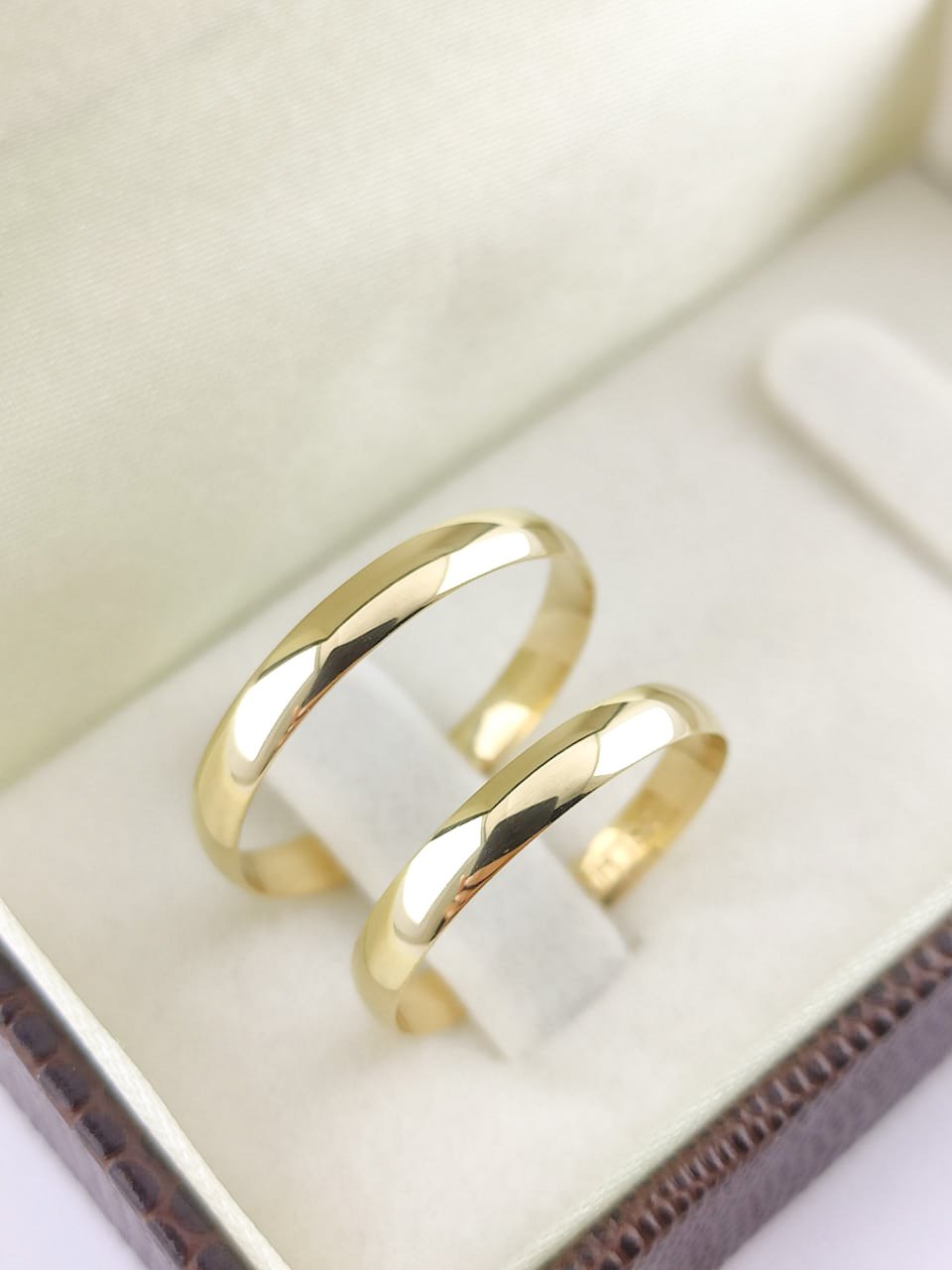 Alianças de Ouro18k Noivado e Casamento Banhado a Ouro 18k