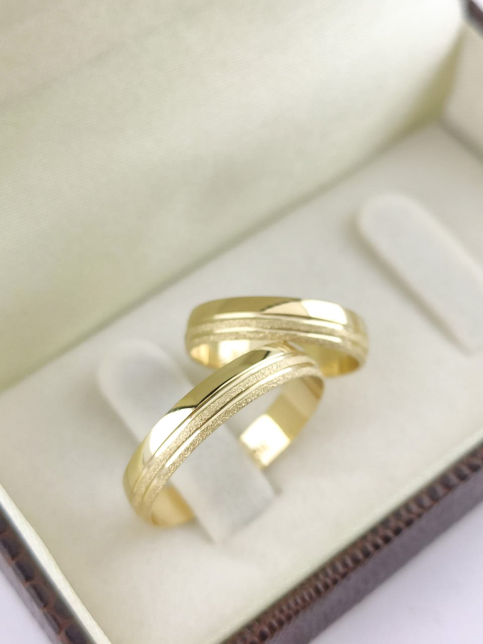 Alianças de Ouro18k Noivado e Casamento Banhado a Ouro 18k