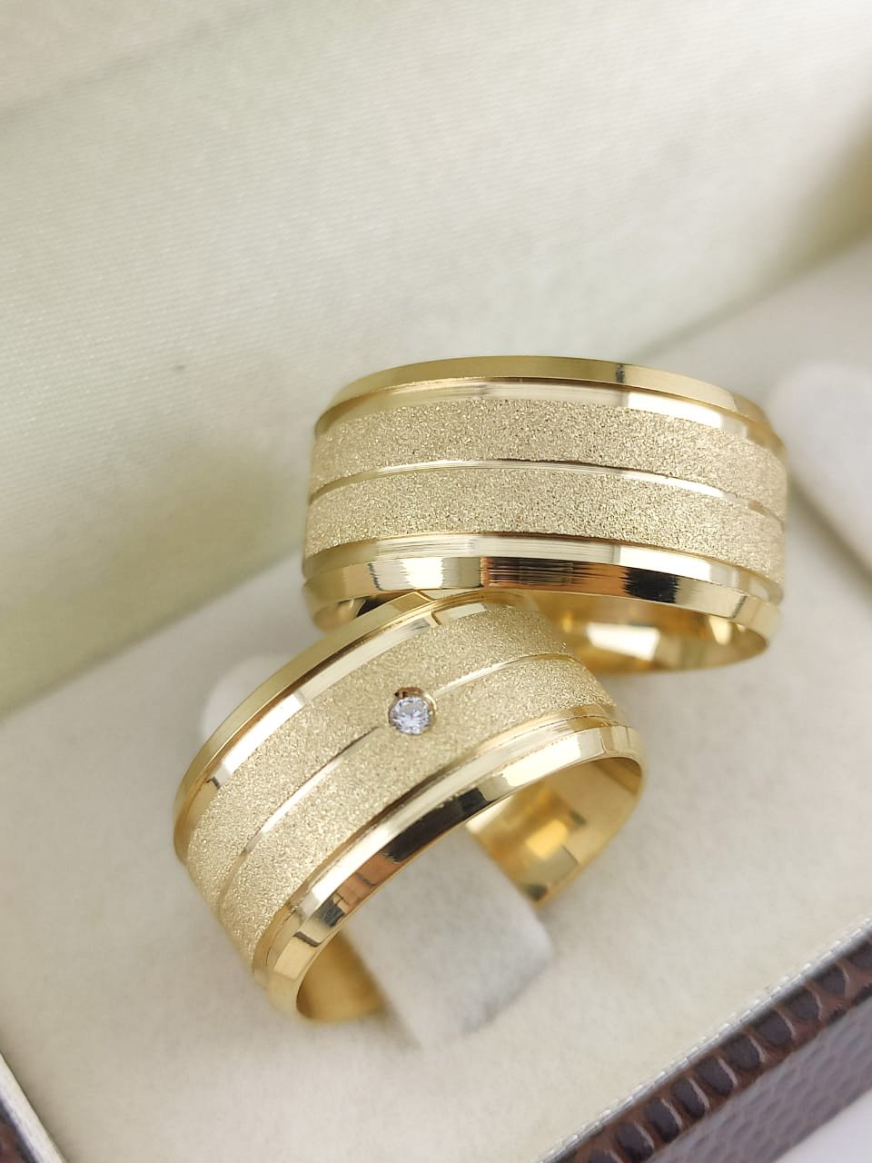 Alianças de Ouro18k Noivado e Casamento Banhado a Ouro 18k