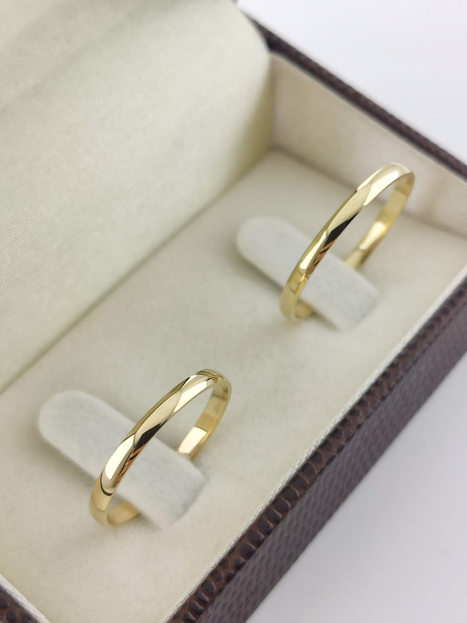 Alianças de Ouro18k Noivado e Casamento Banhado a Ouro 18k