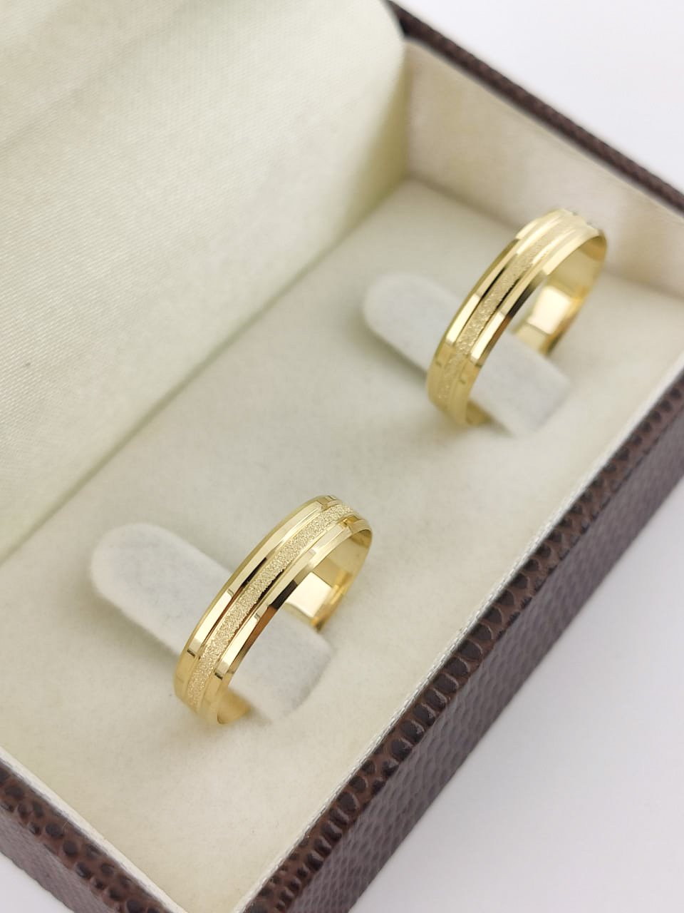 Alianças de Ouro18k Noivado e Casamento Banhado a Ouro 18k