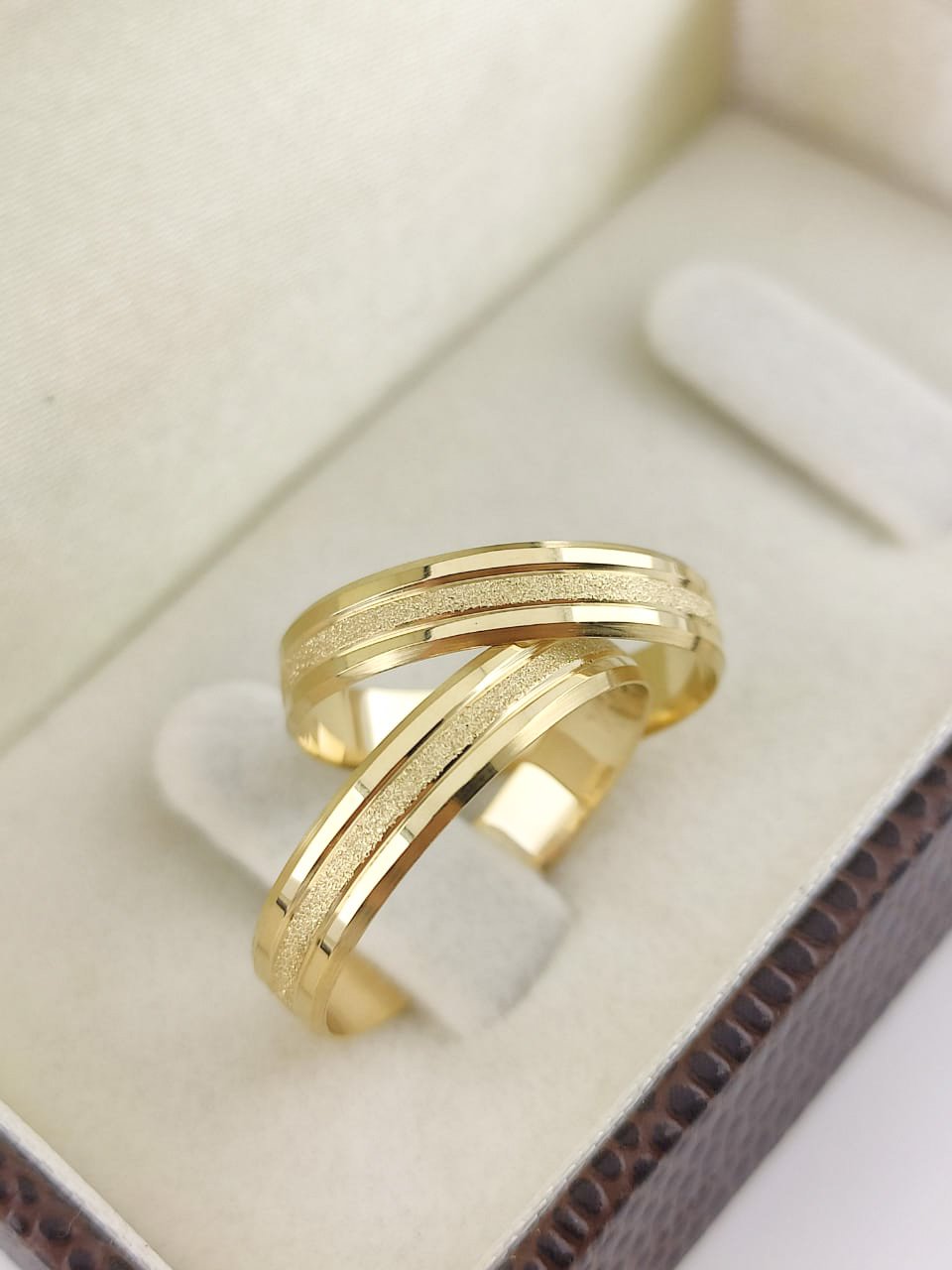 Alianças de Ouro18k Noivado e Casamento Banhado a Ouro 18k